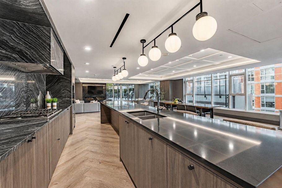3005 1335 Howe Street Vancouver, BC - 30