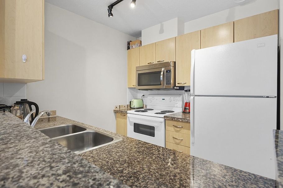 1601 1420 W Georgia Street Vancouver, BC - 7
