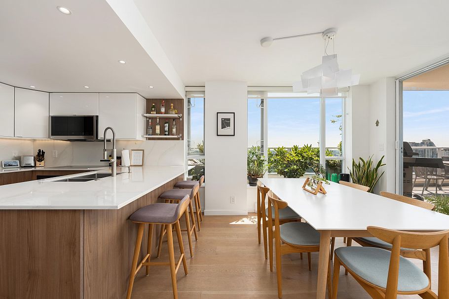 2405 550 Taylor Street Vancouver, BC - 4
