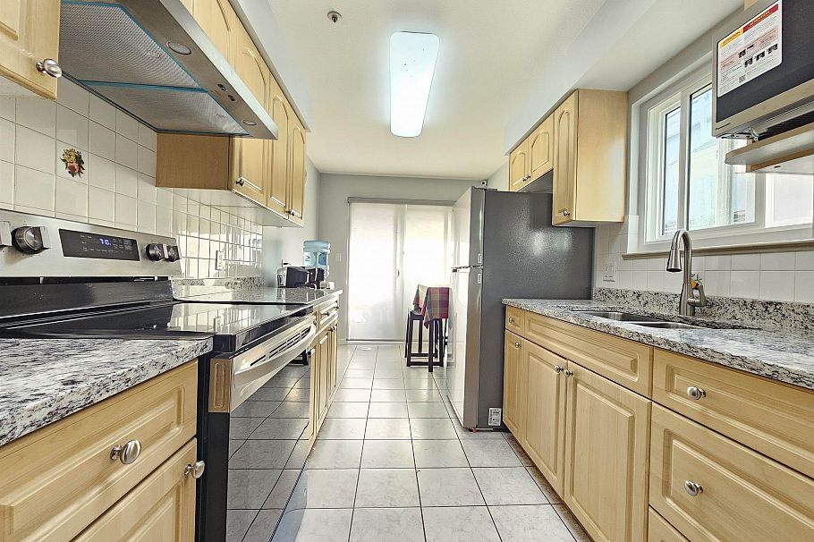 5521 Dundee Street Vancouver, BC - 3