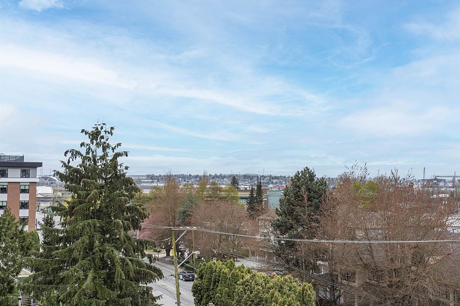 311 342 Mountain Highway North Vancouver, BC - 33