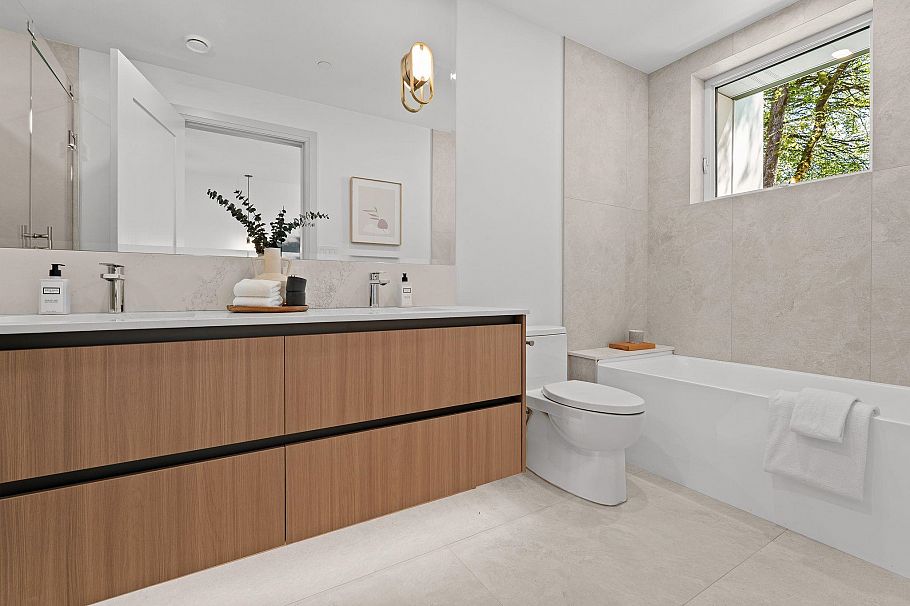 3 1491 Devonshire Crescent Vancouver, BC - 35