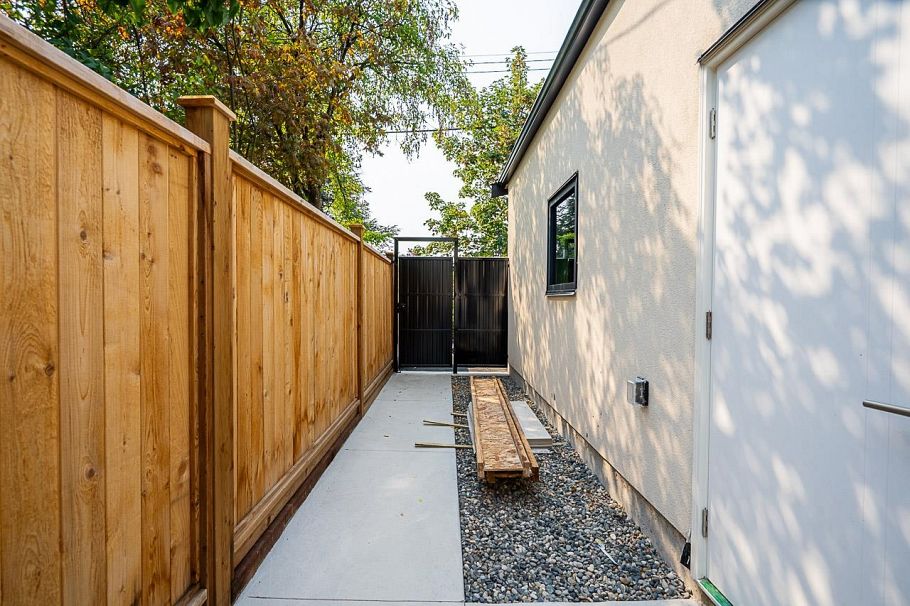 2 456 E 38th Avenue Vancouver, BC - 29