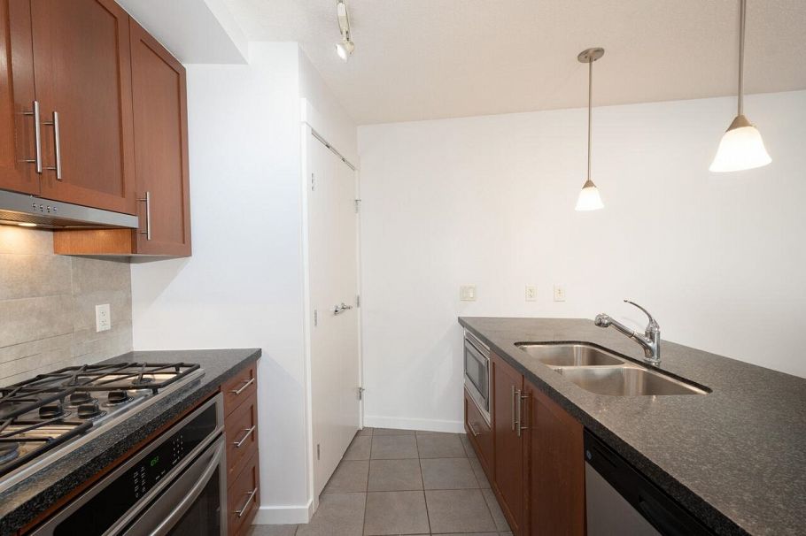 507 1189 Melville Street Vancouver, BC - 18