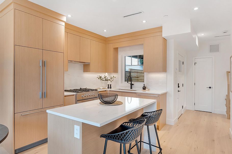 265 W 6th Street North Vancouver, BC - 4