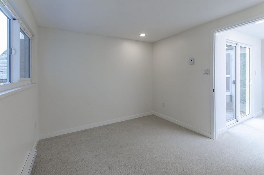 962 E 11th Avenue Vancouver, BC - 25
