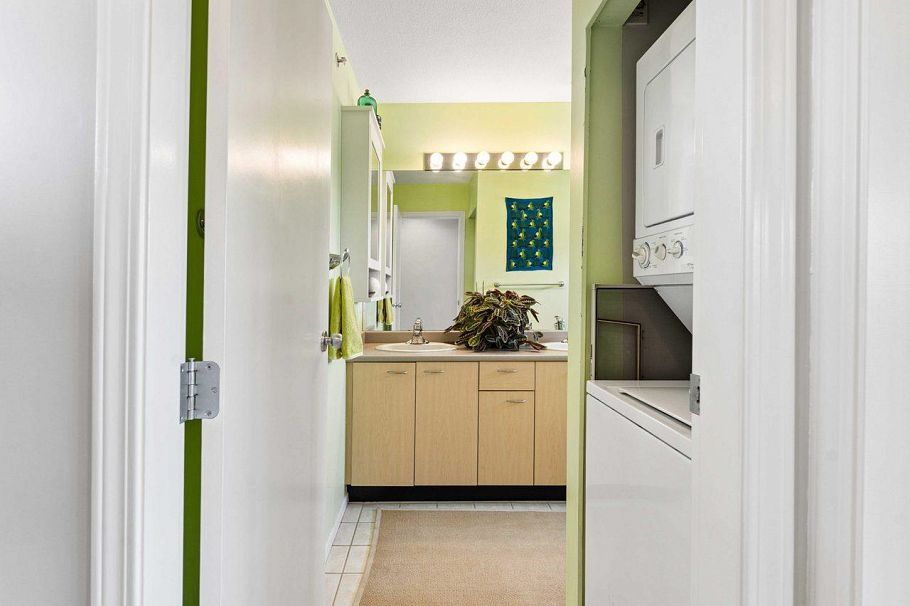 13 2389 Charles Street Vancouver, BC - 23