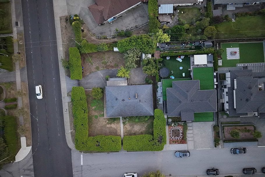 799 Donegal Place North Vancouver, BC - 38