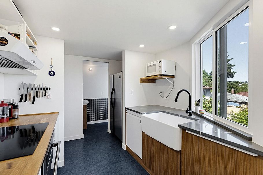 219 2910 E Pender Street Vancouver, BC - 8
