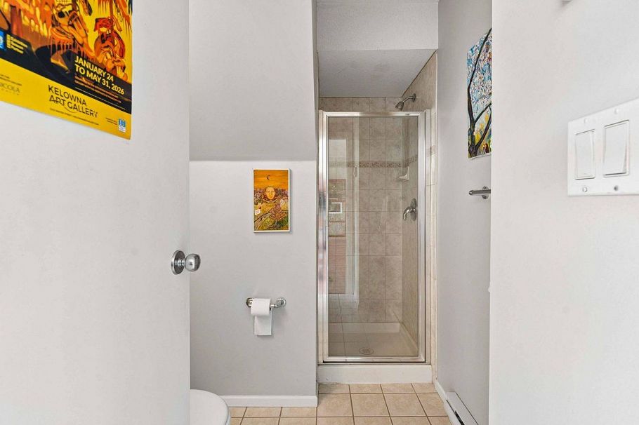 13 2389 Charles Street Vancouver, BC - 13