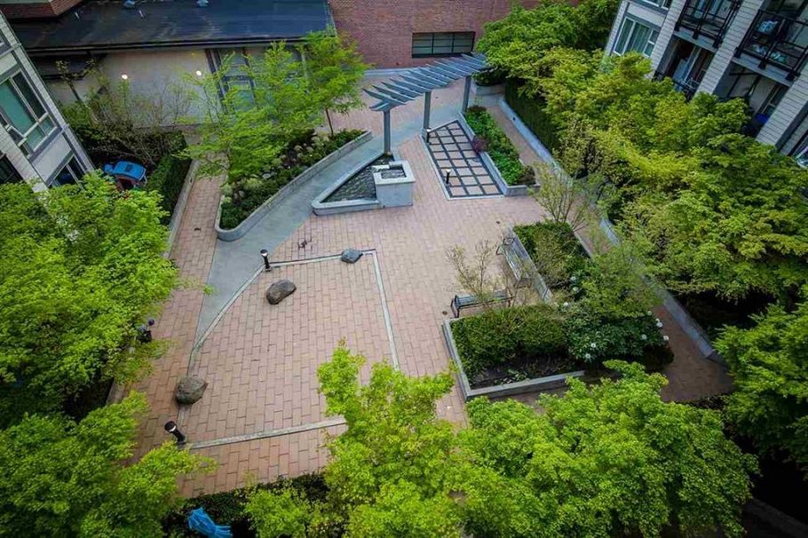 213 738 E 29th Avenue Vancouver, BC - 29