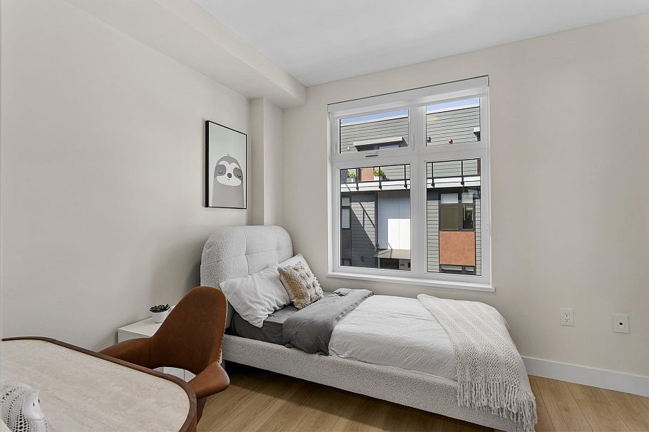 311 342 Mountain Highway North Vancouver, BC - 21