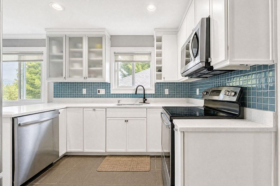 2183 Napier Street Vancouver, BC - 11