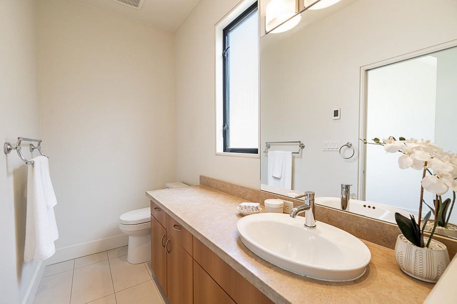 1 1425 W 11th Avenue Vancouver, BC - 16
