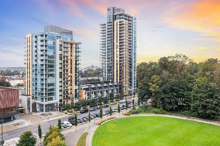 1705 1401 Hunter Street North Vancouver, BC - 1