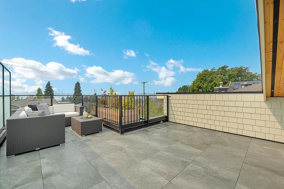265 W 6th Street North Vancouver, BC - 25