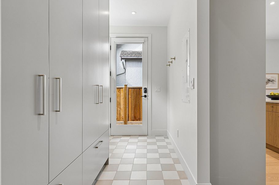 2 3058 W 34th Avenue Vancouver, BC - 11