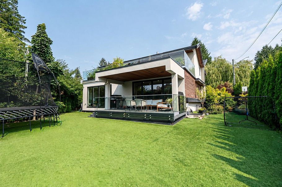 955 Forest Hills Drive North Vancouver, BC - 17