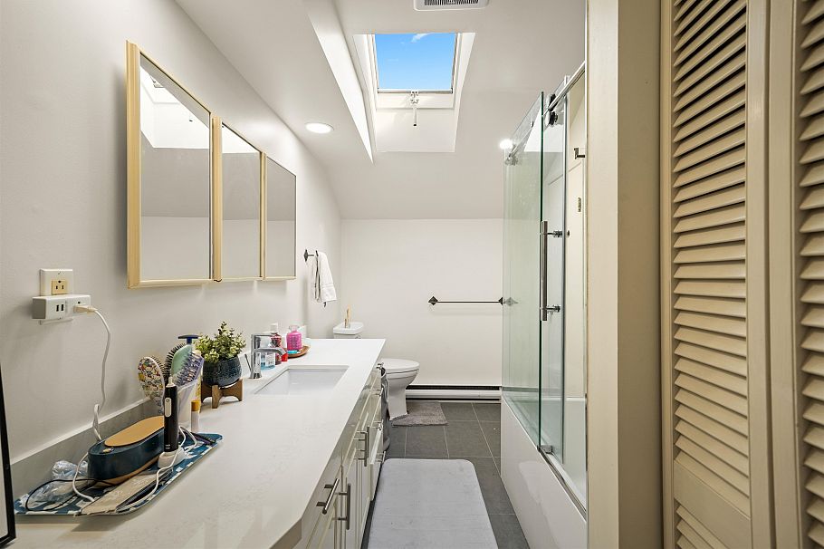 1554 W 65th Ave Avenue Vancouver, BC - 20