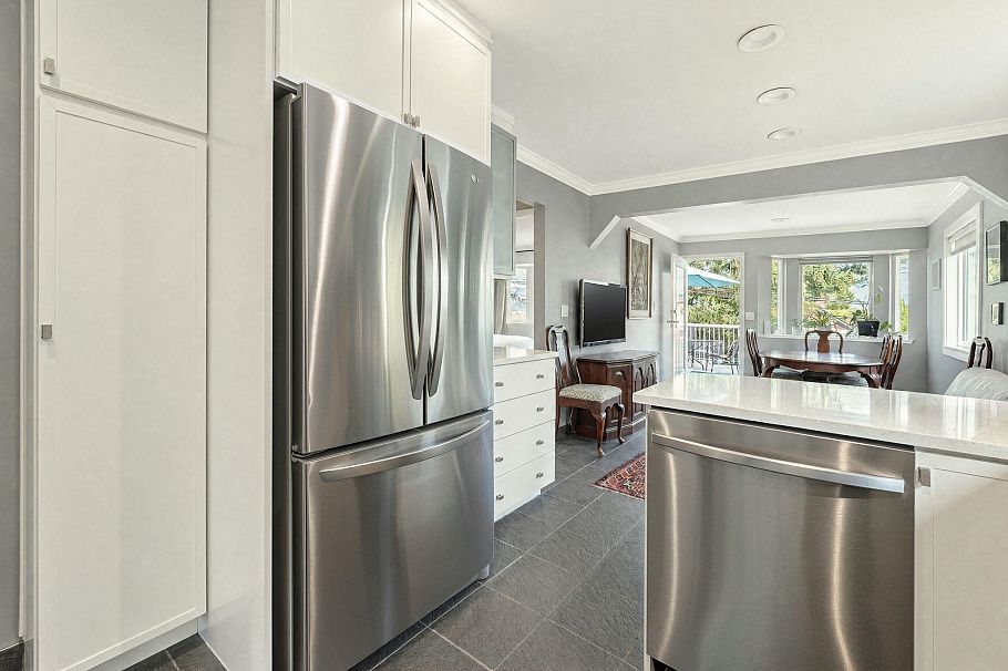 2183 Napier Street Vancouver, BC - 12
