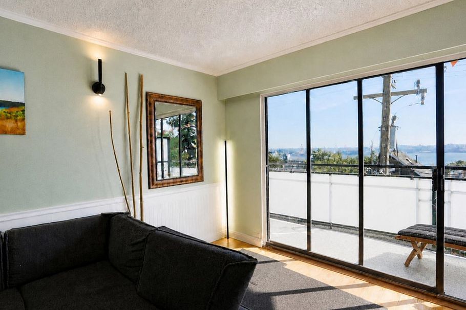 303 441 E 3rd Street North Vancouver, BC - 29