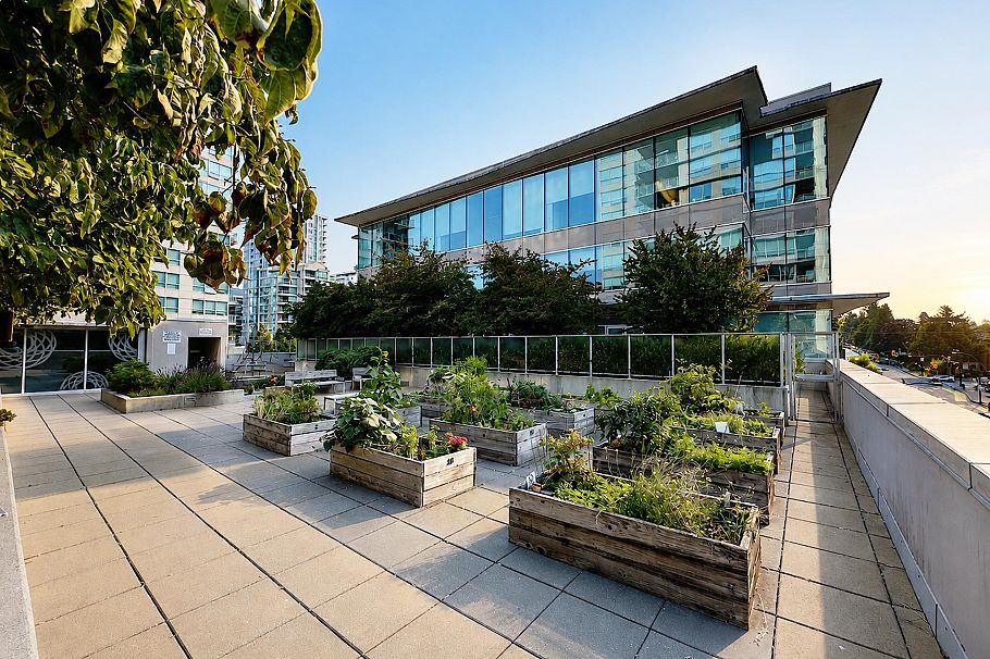 704 125 E 14th Street North Vancouver, BC - 39