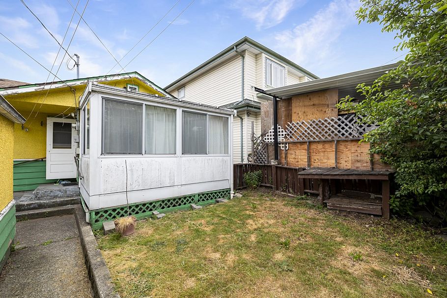 7544 Main Street Vancouver, BC - 7