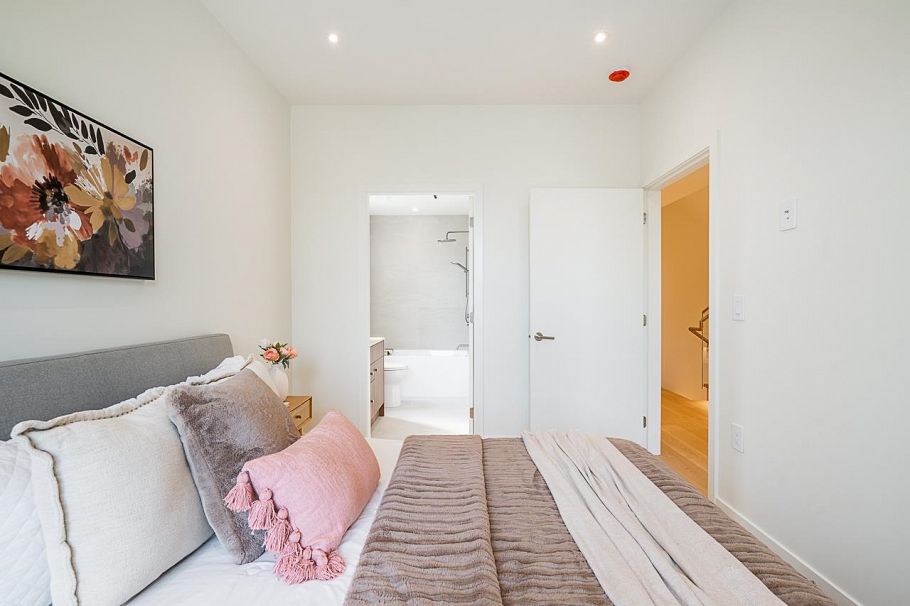 1 456 E 38th Avenue Vancouver, BC - 25