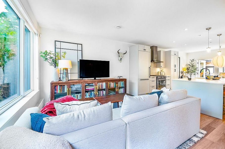 127 525 E 2nd Street North Vancouver, BC - 1