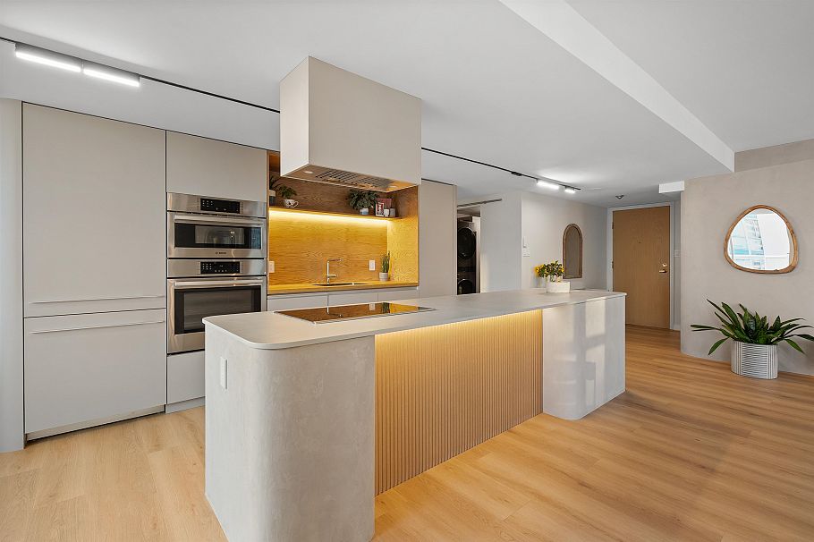 903 717 Jervis Street Vancouver, BC - 1