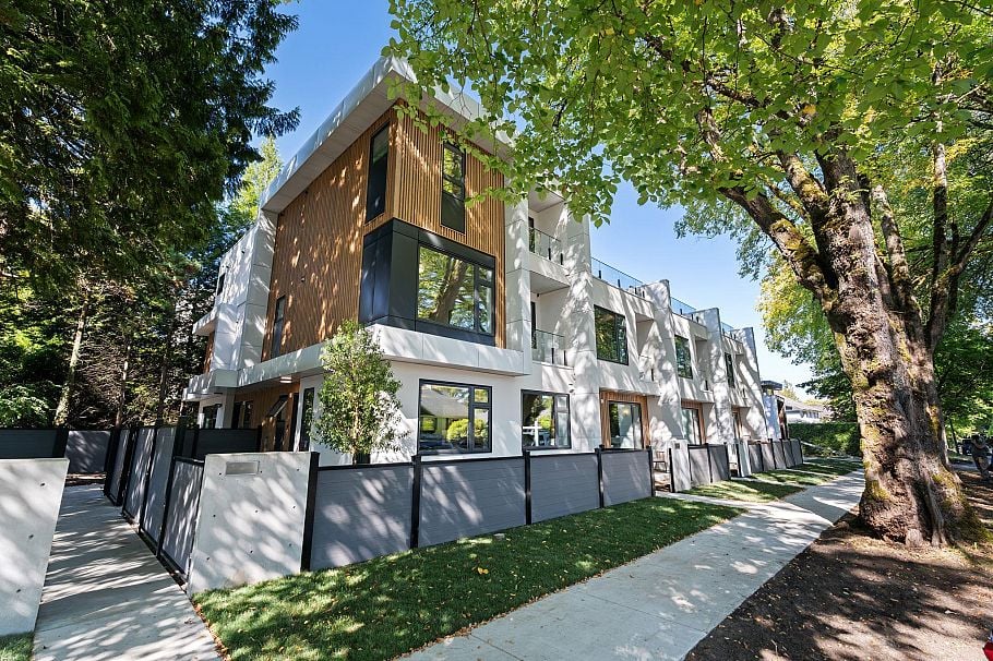 4 1491 Devonshire Crescent Vancouver, BC - 1