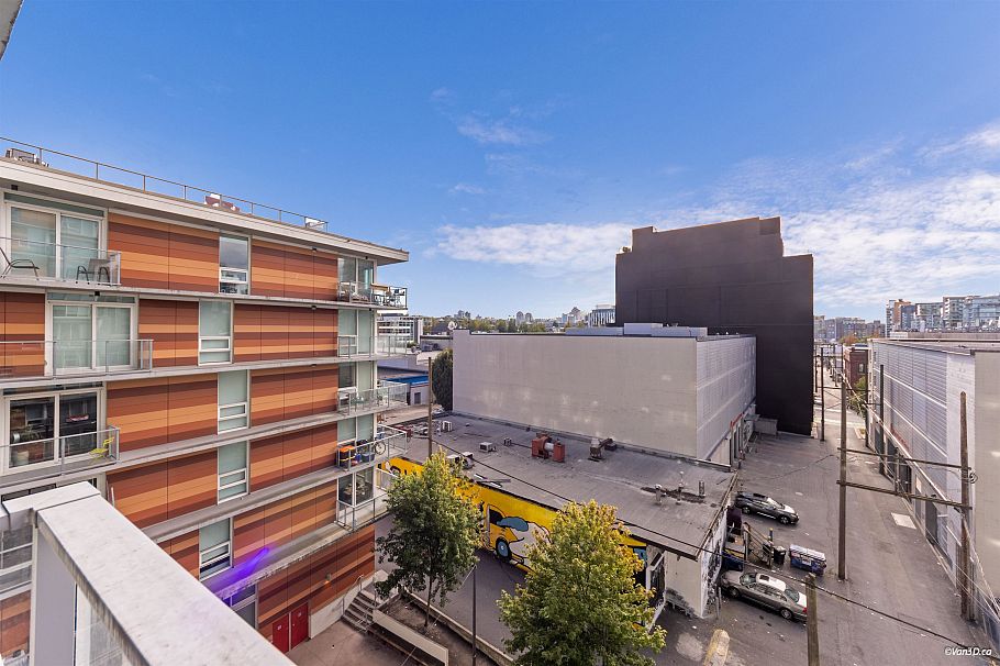 628 180 E 2nd Avenue Vancouver, BC - 32
