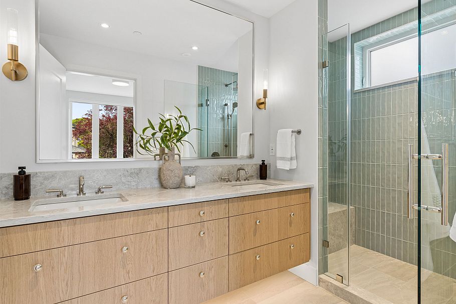 2 3058 W 34th Avenue Vancouver, BC - 18