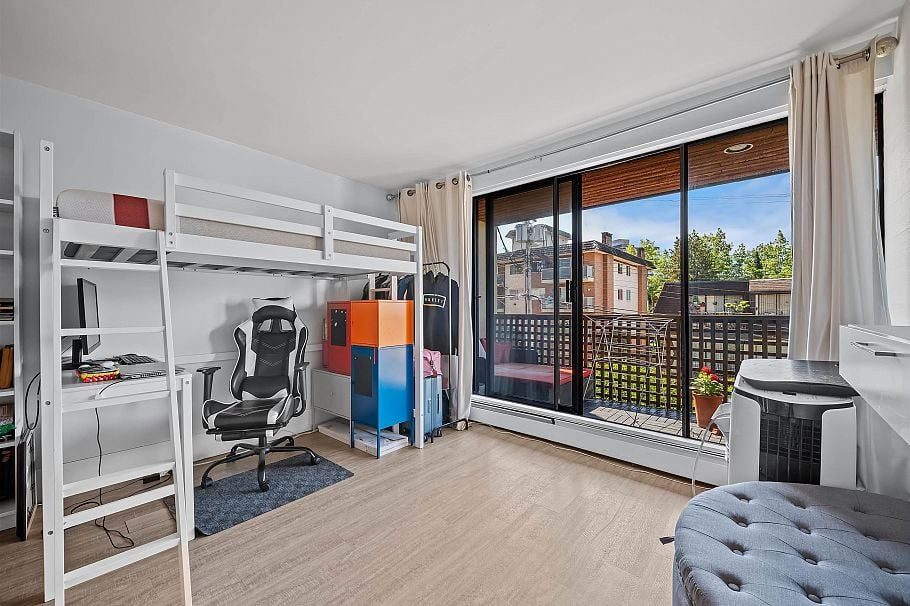 210 141 W 13th Street North Vancouver, BC - 20