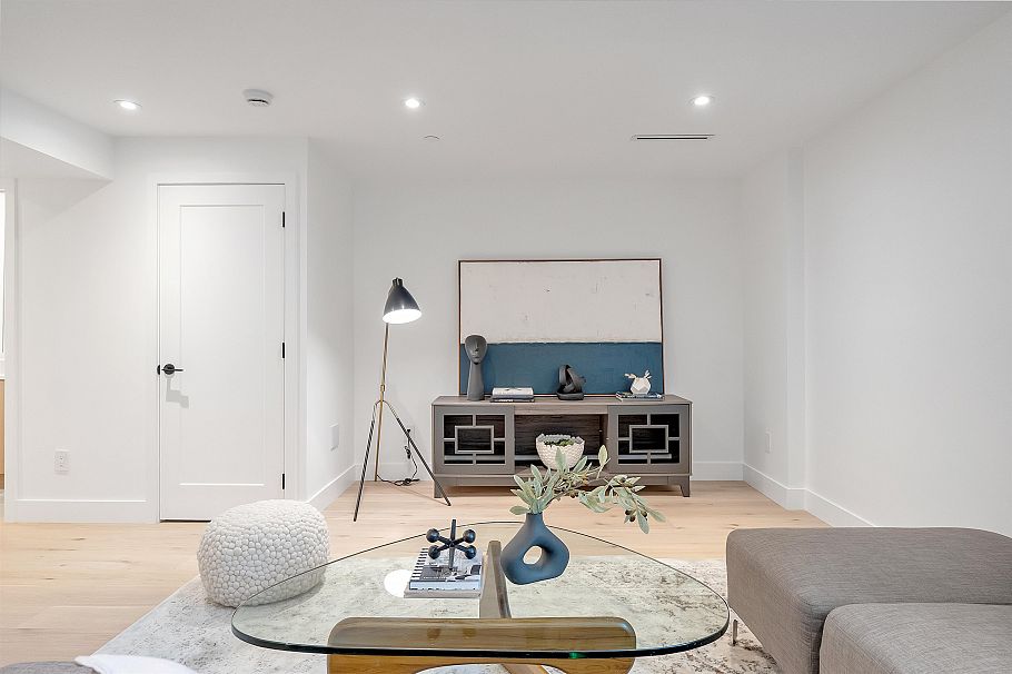 265 W 6th Street North Vancouver, BC - 21