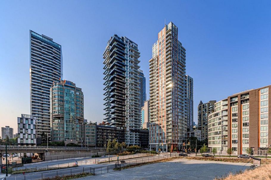 3005 1335 Howe Street Vancouver, BC - 2