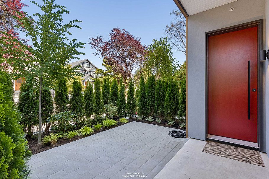 2 3058 W 34th Avenue Vancouver, BC - 2