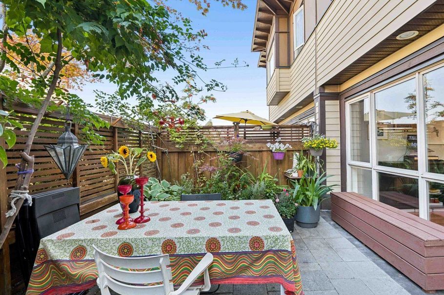 13 2389 Charles Street Vancouver, BC - 16