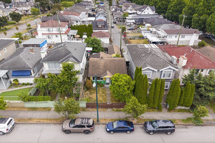 7544 Main Street Vancouver, BC - 20
