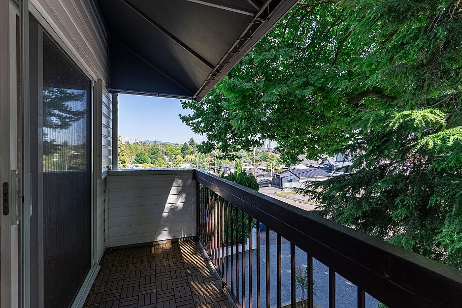 219 2910 E Pender Street Vancouver, BC - 6
