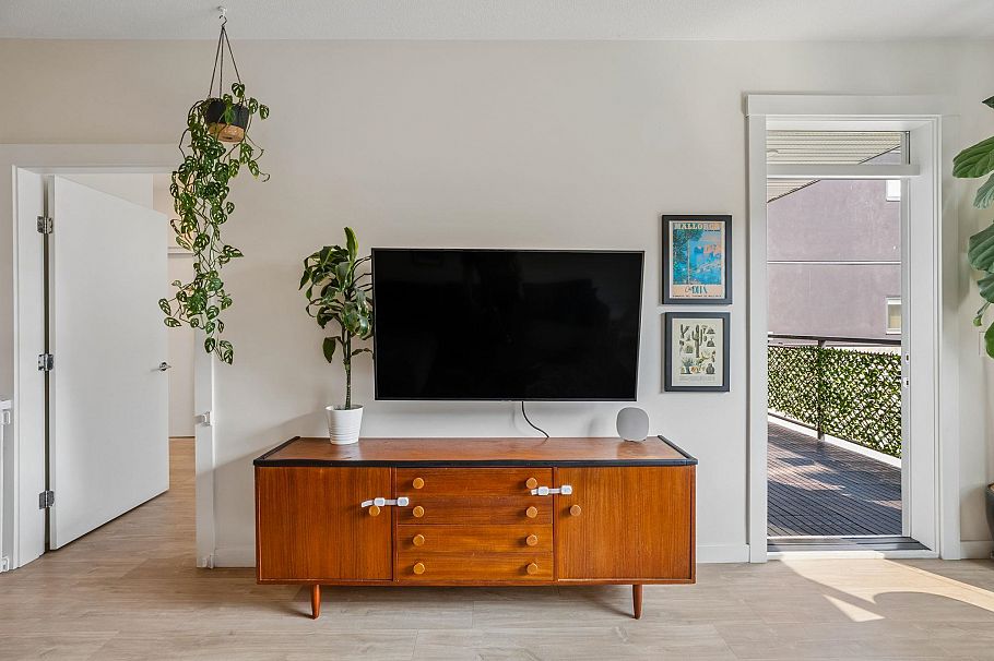105 625 E 3rd Street North Vancouver, BC - 9