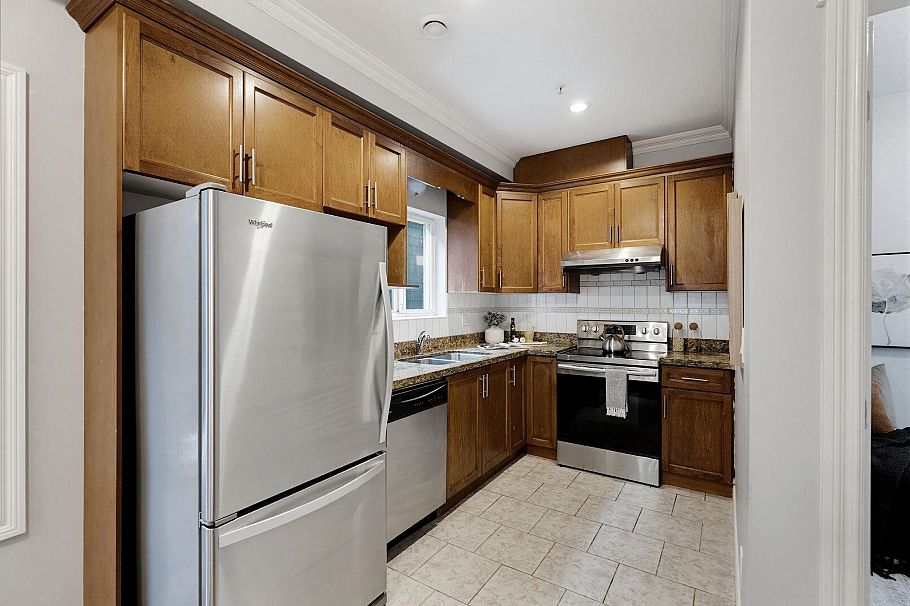 2139 Triumph Street Vancouver, BC - 5