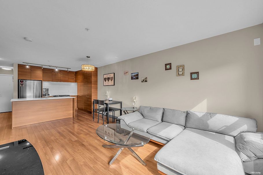 401 1677 Lloyd Avenue North Vancouver, BC - 10