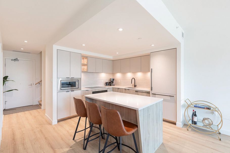 107 755 Harbourside Drive North Vancouver, BC - 10