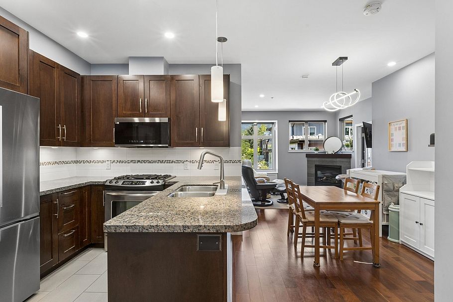 303 116 W 23rd Street North Vancouver, BC - 11