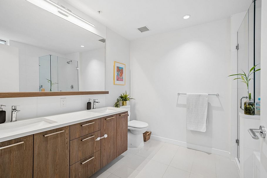 105 625 E 3rd Street North Vancouver, BC - 18
