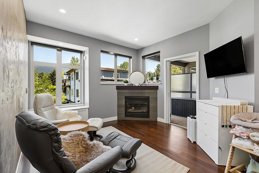303 116 W 23rd Street North Vancouver, BC - 1
