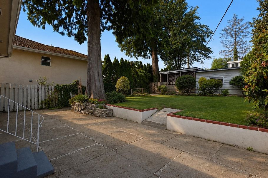 234 W 23rd Street North Vancouver, BC - 15