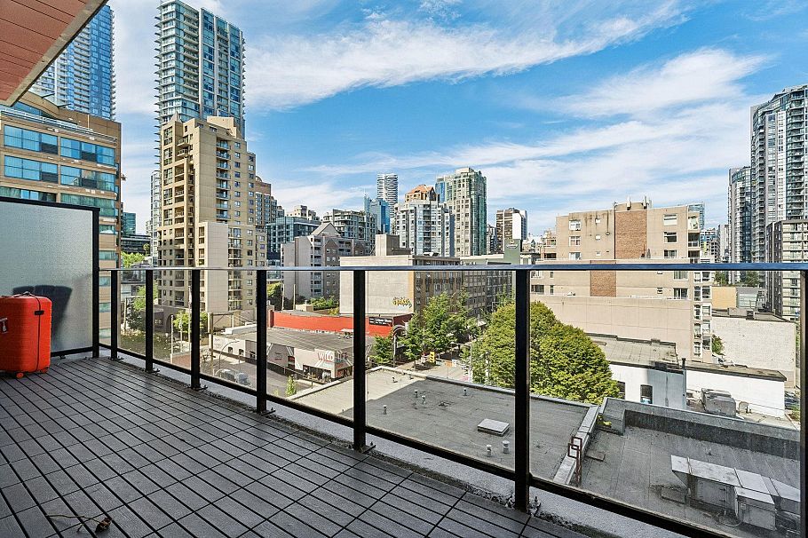 703 1325 Rolston Street Vancouver, BC - 10