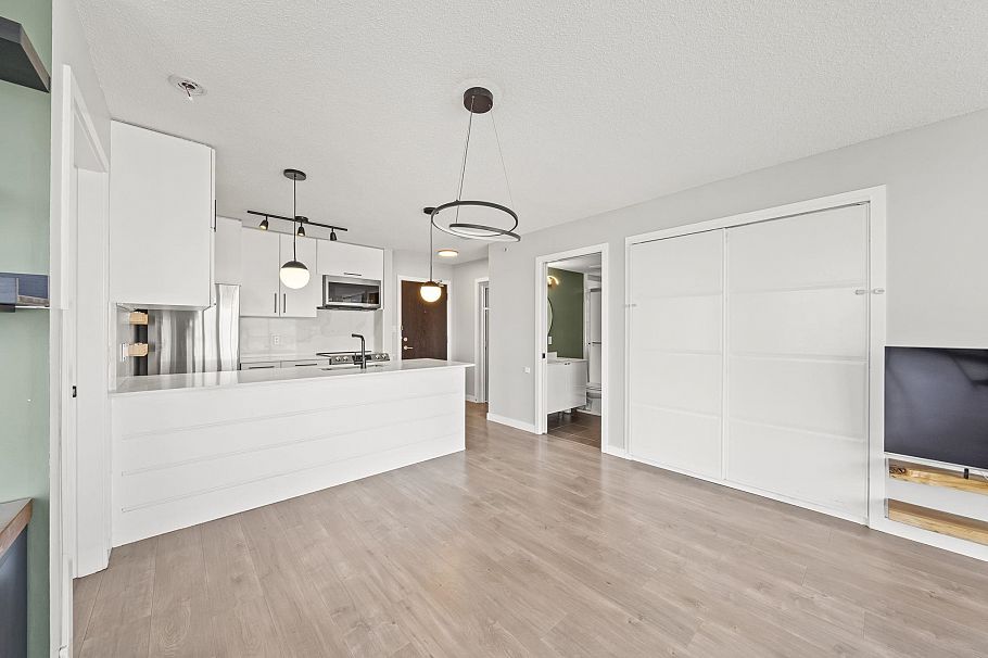 2202 689 Abbott Street Vancouver, BC - 4